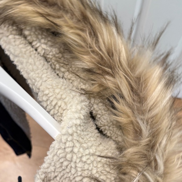 Hollister Navy Jacket with Faux Fur Hood sz S - Picture 11 of 14